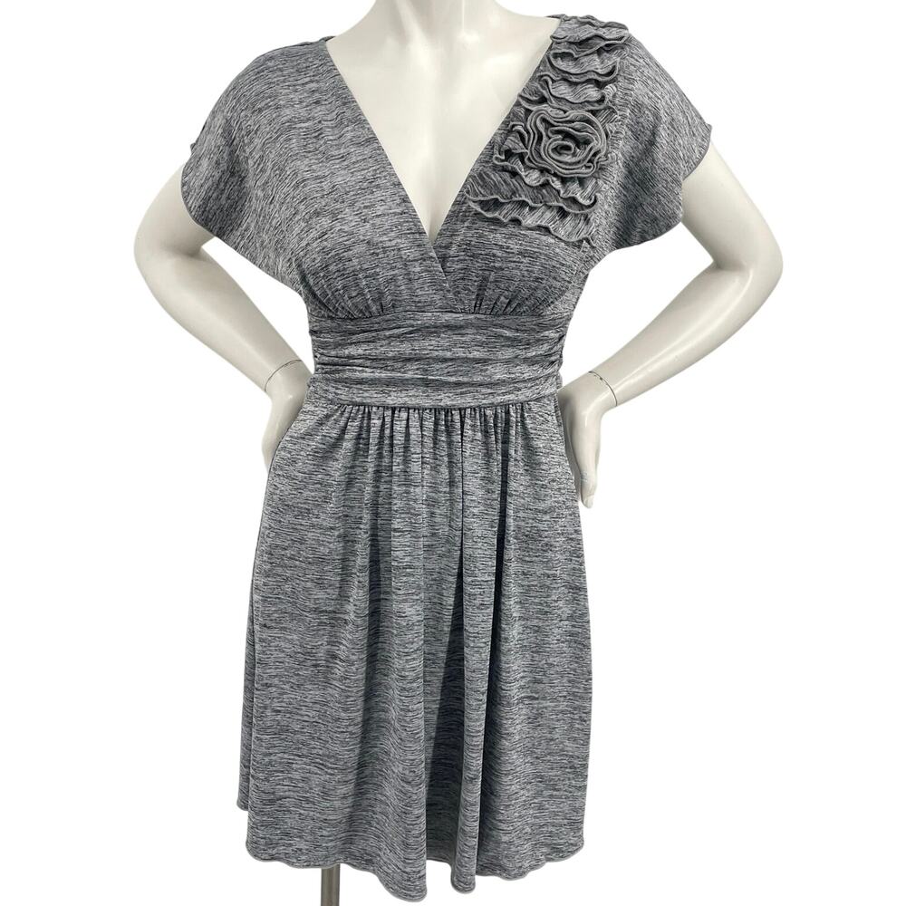 Speechless Women Y2K Heather Gray Empire Waist Floral 3D Accent SS VNeck Dress S